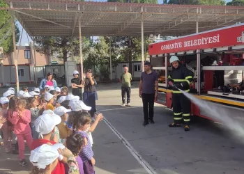 Osmaniye’de minik öğrenciler itfaiye ile tanıştı