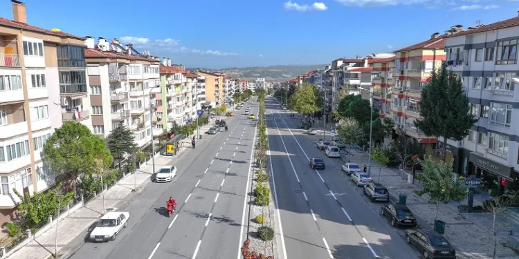 Denizli’de 26 bin 600 metrekare yol çizgisi yenilendi