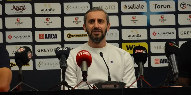 Çorum FK Teknik Direktörü Serkan Özbalta: “Karamsar olmaya gerek yok, play-off potasına uzak değiliz”