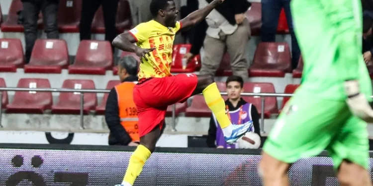Olivier Kemen ilk golünü attı