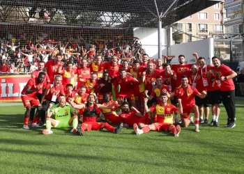 Göztepe, dış saha lideri