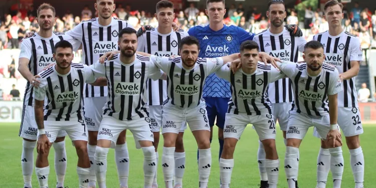 Altay, maç başına kalesinde yaklaşık 2 gol görüyor