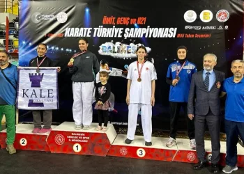 Karate Şampiyonasında Kağıtspor rüzgarı