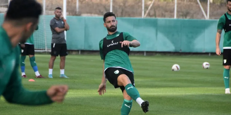 Bodrum FK Teknik Direktörü Taşdemir: “Taraftarlarımızla aile gibiyiz”