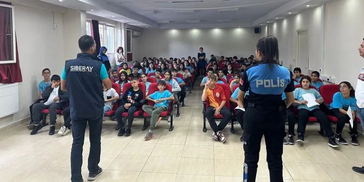 SİBERAY ekipleri öğrencilere seminer verdi