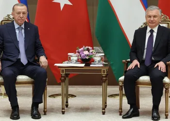 Erdoğan, Özbekistanlı mevkidaşı Mirziyoyev ile görüştü