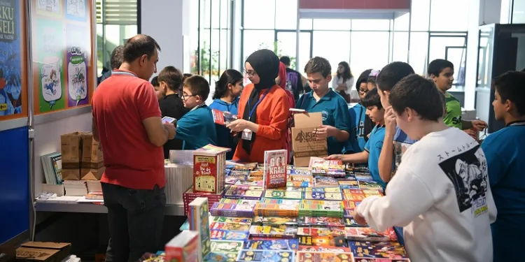 Çayırova 4. Kitap Günlerine öğrenci akını