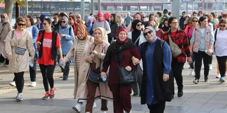 Kadınlar sağlık için yürüdü