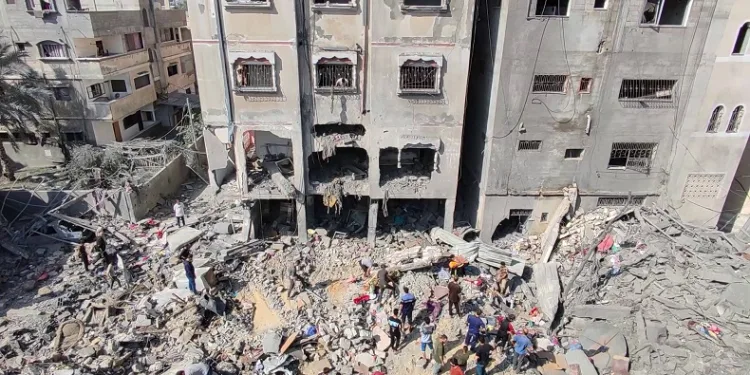 Filistin’de can kaybı 10 bin 818’e yükseldi