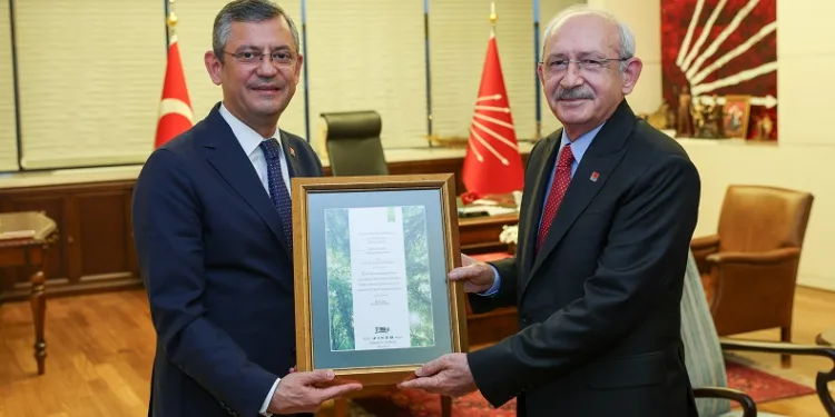 CHP’de devir teslim töreni