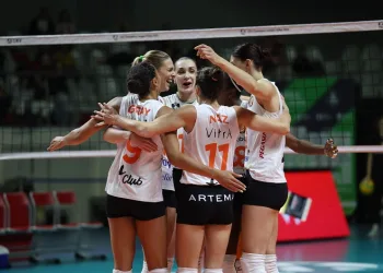 Eczacıbaşı Dynavit, CEV Şampiyonlar Ligi’ne galibiyetle başladı