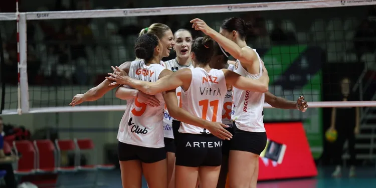 Eczacıbaşı Dynavit, CEV Şampiyonlar Ligi’ne galibiyetle başladı