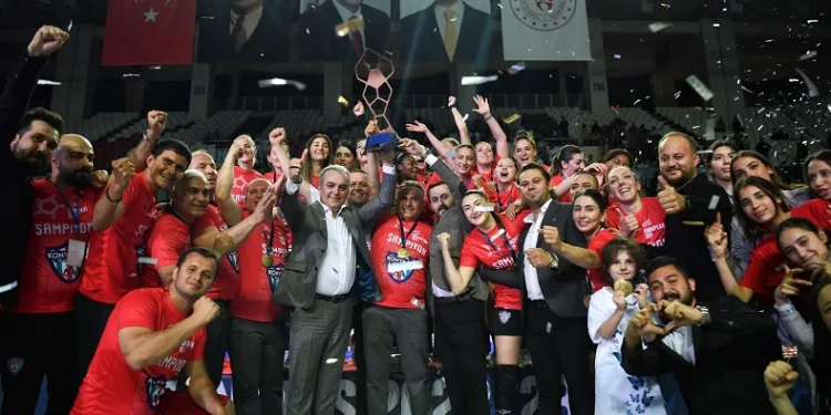 Şampiyon Konyaaltı Avrupa yürüyüşünü sürdürüyor
