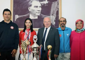 Menteşe Belediyespor Karatecisi Göksu Çelik Milli takıma seçildi