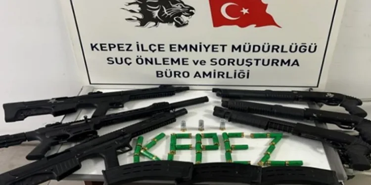 Antalya’da aranan 18 firari yakalandı