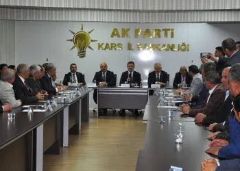 Bakan Yumaklı, Kars’ta partililerle buluştu