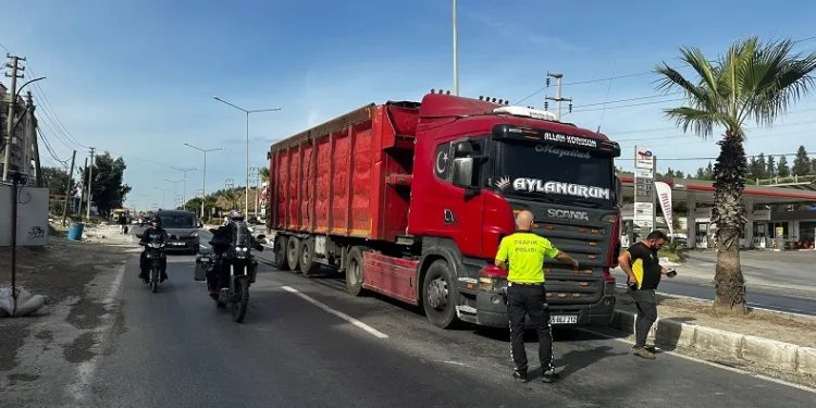 Tırın çarptığı yaşlı adam yaralandı