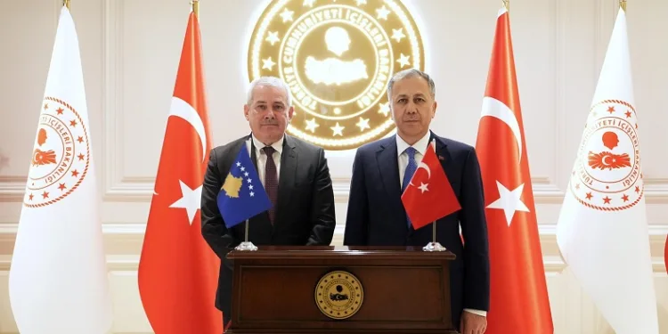 Kosova İçişleri Bakanı Sveçla’dan, Bakan Yerlikaya’ya ziyaret