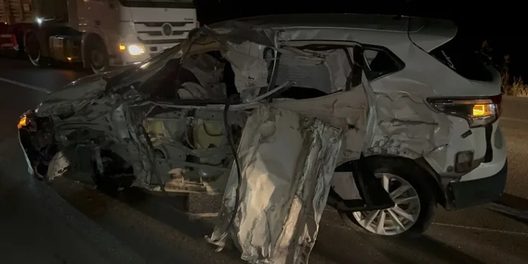 Hurdaya dönen otomobilden hafif yaralı kurtuldu