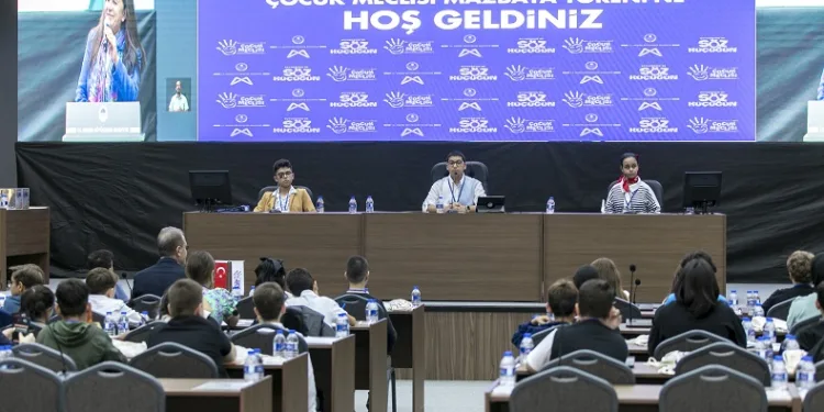 Mersin’de Çocuk Meclisi kuruldu