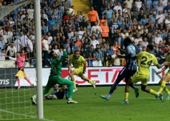 Fenerbahçe, dış sahada gol yememe serisini sürdürdü