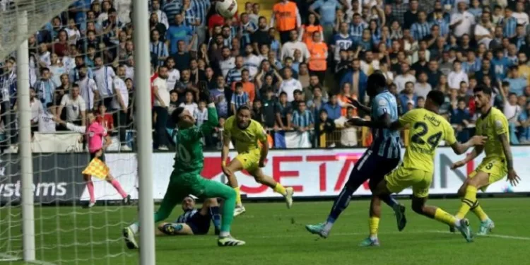 Fenerbahçe, dış sahada gol yememe serisini sürdürdü