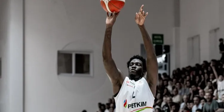 Aliağa Petkimsporlu Khyri Thomas, haftanın 5’ine seçildi