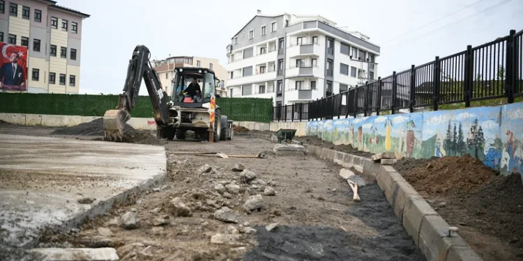 Okul bahçeleri bakım onarıma girdi