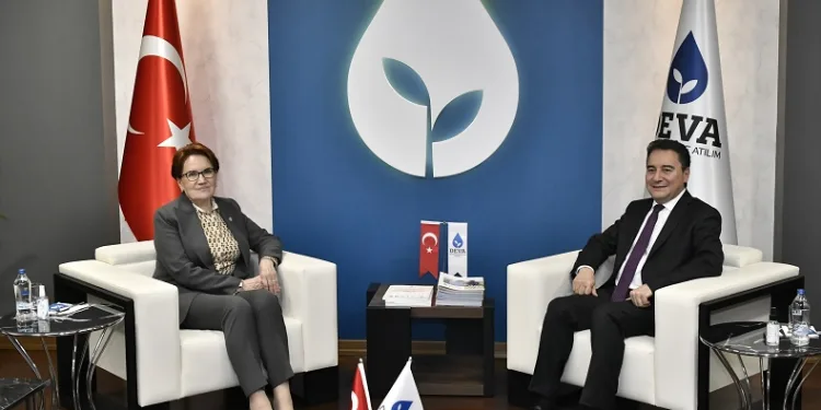 İYİ Parti lideri Akşener’den Babacan’a taziye ziyareti