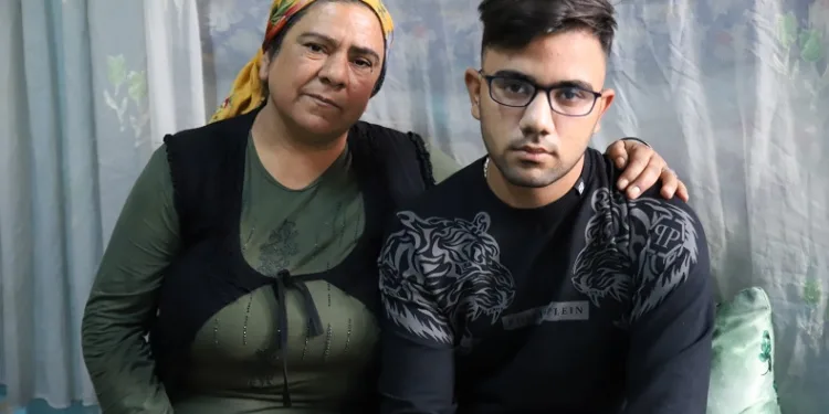 17 yaşındaki genç tedavi edilmezse dünyası kararacak