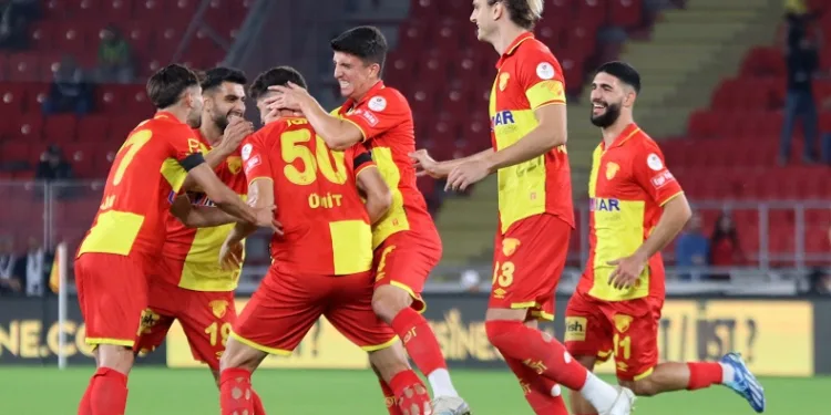 Göztepeli savunmacılar iş başında