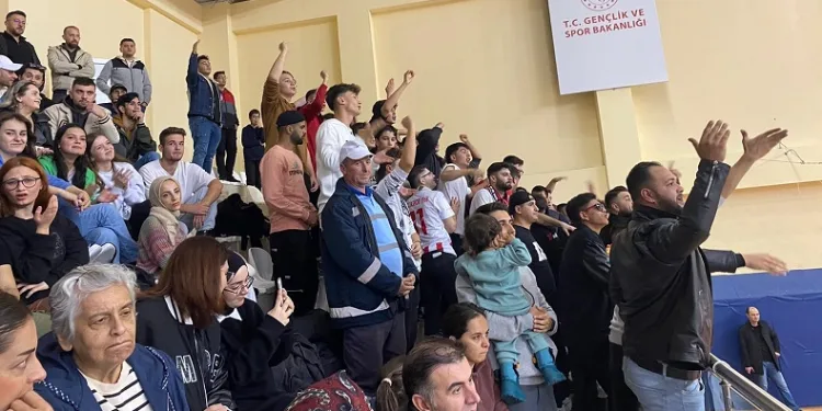 Taraftarlardan seyirci düzenine tepki