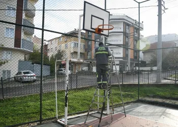 Spor sahaları bakımdan geçiyor