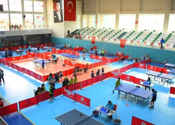 Salihli’de masa tenisi heyecanı başladı