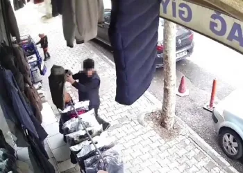 Deniyormuş gibi yaptığı yelekleri çaldı