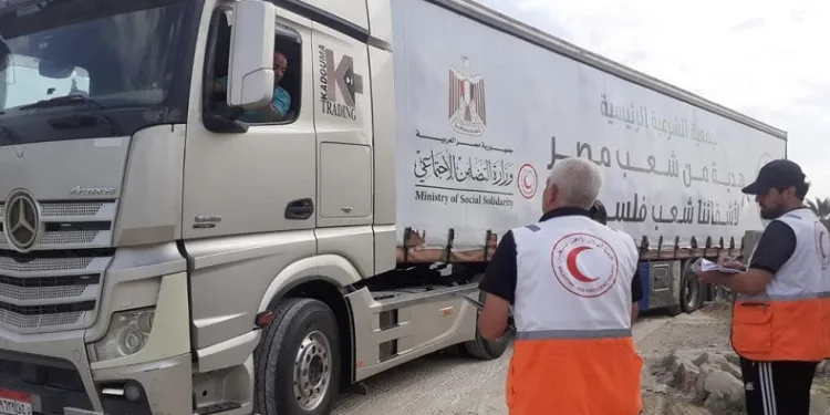 Mısır’dan Gazze’ye giren yardım tırı sayısı bin 135’e ulaştı