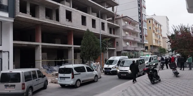 İnşaatın asansör boşluğunda erkek cesedi bulundu