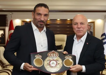 Başkan Mehmet Sekmen şampiyon boksör Fırat Arslan’ı ağırladı