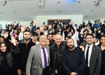 Esenyurt’ta üniversiteye hazırlanan gençlere seminer verildi