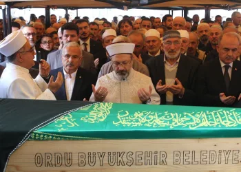 Diyanet İşleri Başkanı Ali Erbaş’ın annesi son yolculuğuna uğurlandı