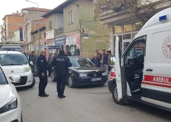 Otomobilin çarptığı çocuk yaralandı