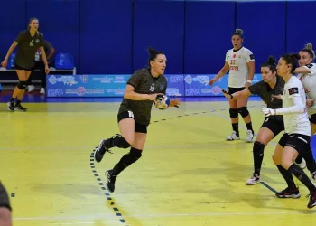 Konyaaltı Belediyesi SK Kadın Hentbol takımı Süper Lig’de namağlup