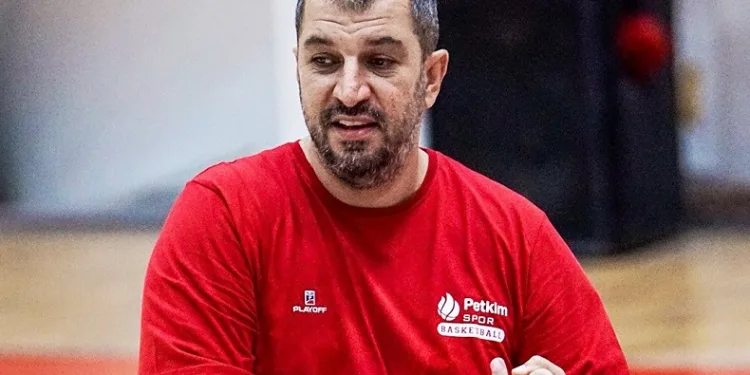 Aliağa Petkimspor Başantrenörü Burak Gören: “Sağlam adımlarla büyüyoruz”