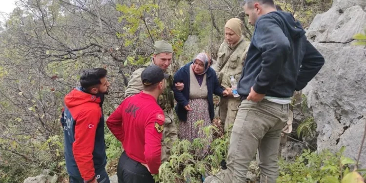 Kayıp kadın, evinin 5 kilometre ilerisinde bulundu