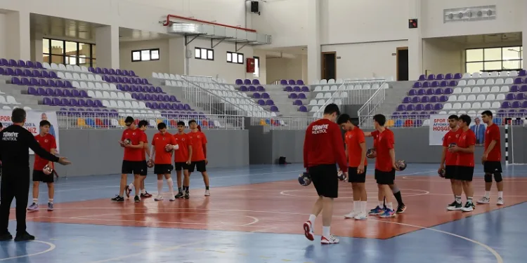 Türkiye Hentbol Federasyonu, kamp tercihini Afyonkarahisar’dan yana yaptı