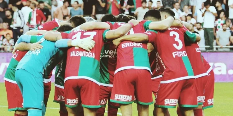 Karşıyaka çıkış arıyor