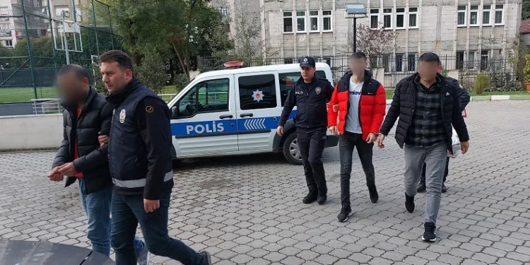 Cep telefonu gasbına 3 gözaltı