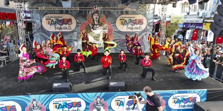 Tarsus’ta festival coşkusu
