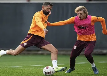 Galatasaray, Alanyaspor maçı hazırlıklarını çift antrenmanla sürdürdü