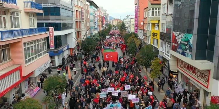 Isparta’da Filistin’e destek yürüyüşü